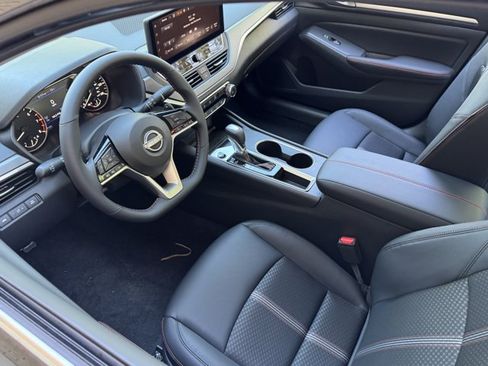 New 2026 Nissan Altima 2.5 SR FWD image 17
