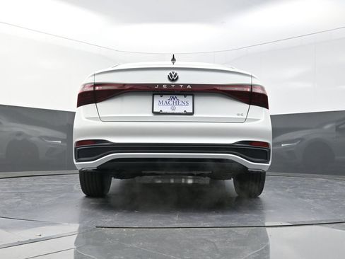 New 2026 Volkswagen Jetta SE image 23