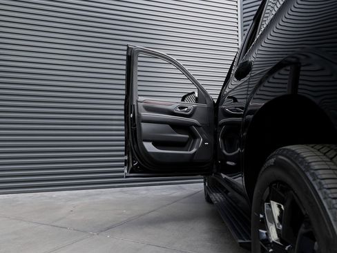 Used 2023 Chevrolet Tahoe High Country w/ Premium Package image 13