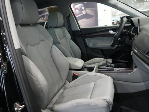 Used 2024 Audi Q5 e Premium Plus image 31