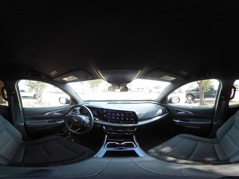 Used 2025 Chevrolet Traverse LT AWD/4WD image 45
