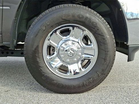 Used 2024 RAM 2500 Tradesman w/ Chrome Appearance Group image 11