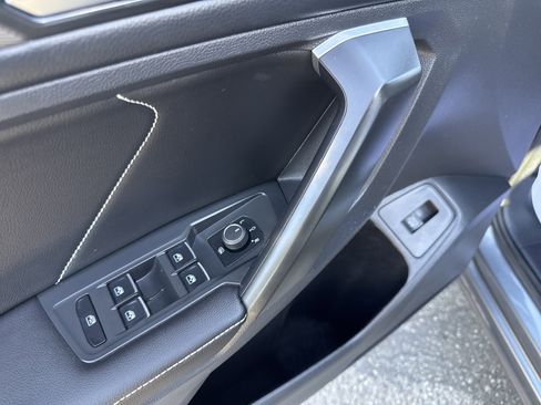 Used 2024 Volkswagen Tiguan SE R-Line image 13