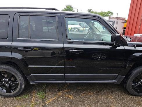 Used 2014 Jeep Patriot Sport w/ Power Value Group image 2