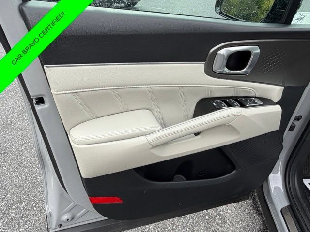 Used 2023 Kia Sorento SX FWD image 25