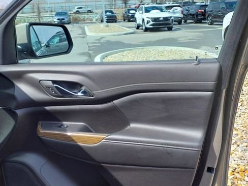 Used 2022 GMC Acadia SLE w/ Driver Convenience Package image 23