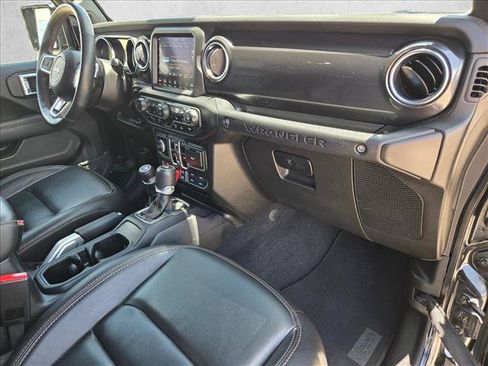 Used 2022 Jeep Wrangler Unlimited Rubicon AWD/4WD image 22