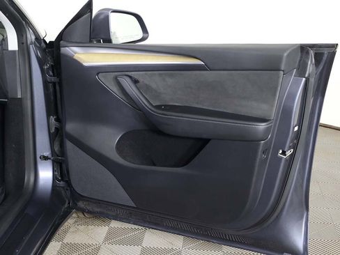 Used 2023 Tesla Model Y Long Range image 26