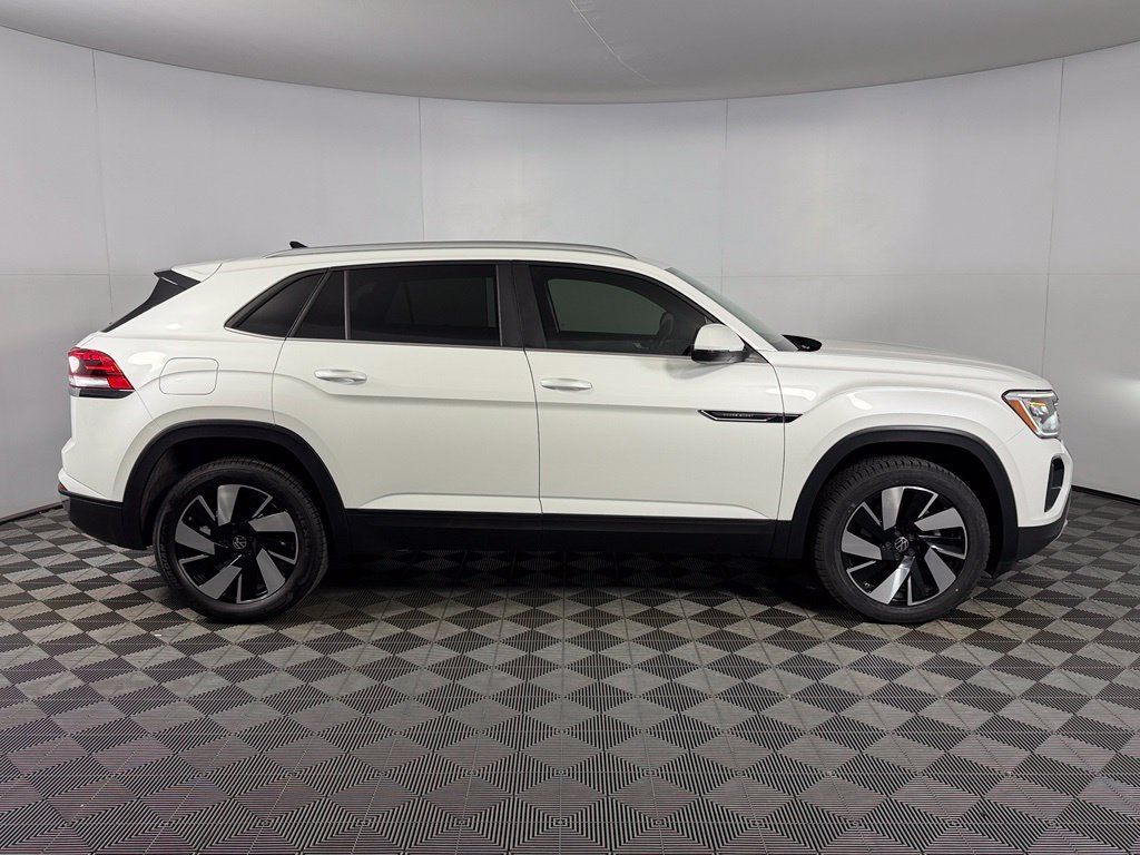 Used 2026 Volkswagen Atlas Cross Sport SE FWD image 5