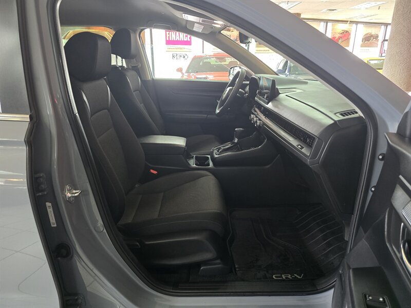 Used 2025 Honda CR-V LX image 14