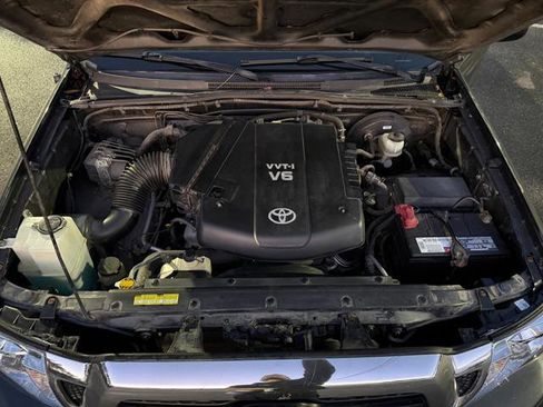 Used 2011 Toyota Tacoma PreRunner w/ SR5 Pkg #2 w/JBL Audio image 23