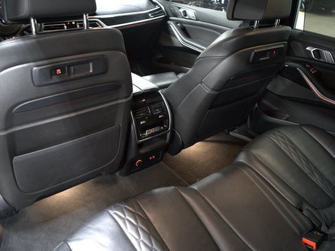 Used 2022 BMW X7 M50i AWD/4WD image 15