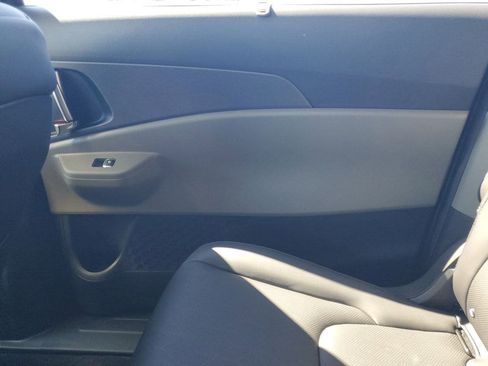 New 2026 Kia Carnival EX FWD image 23