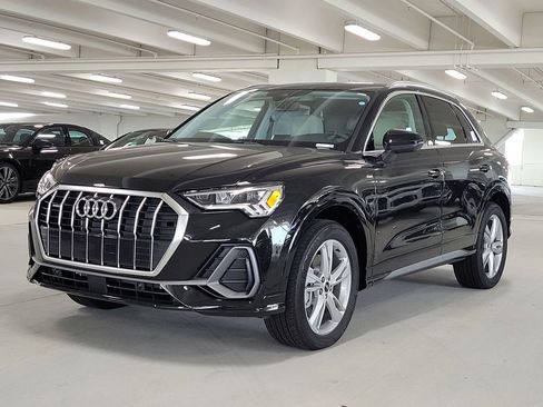 Used 2024 Audi Q3 2.0T Premium w/ Convenience Package AWD/4WD image 1