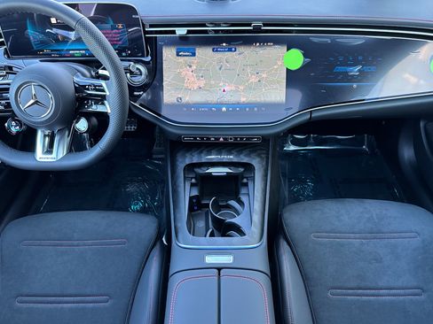 New 2026 Mercedes-Benz E 53 AMG e 4MATIC Sedan image 13
