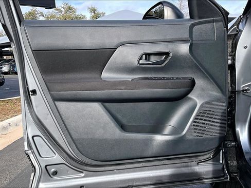 Used 2025 Nissan Kicks S w/ Charging Package image 41