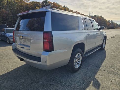 Used 2018 Chevrolet Suburban LT image 10
