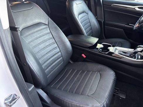 Used 2016 Ford Fusion SE w/ Equipment Group 202A image 33