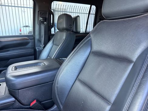 Used 2023 Chevrolet Suburban High Country w/ Premium Package image 11