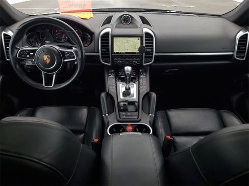 Used 2016 Porsche Cayenne image 26