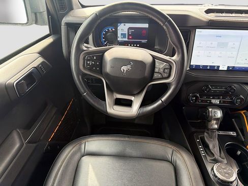 Used 2024 Ford Bronco Badlands image 16