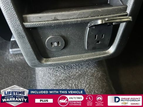 Used 2024 Ford Edge Titanium image 32