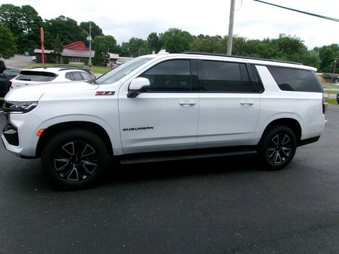 Used 2022 Chevrolet Suburban Z71 w/ Luxury Package AWD/4WD image 6