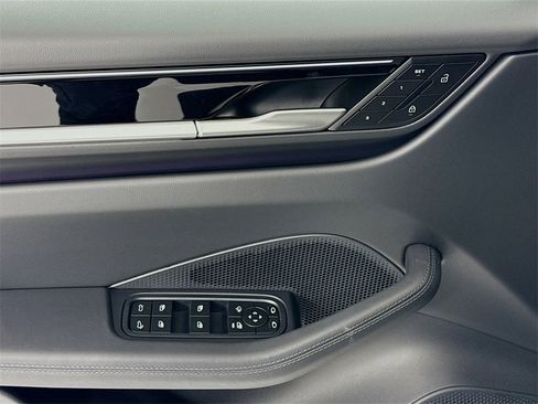 New 2025 Porsche Macan Electric image 11