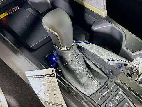 New 2026 Toyota Camry Hybrid AWD/4WD image 15