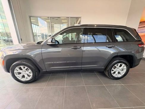 Used 2023 Jeep Grand Cherokee Limited RWD image 2