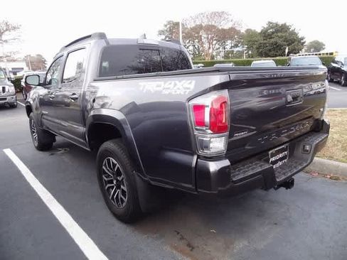 Used 2021 Toyota Tacoma TRD Sport image 7