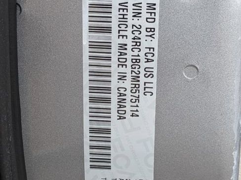 Used 2021 Chrysler Pacifica Touring-L FWD image 29