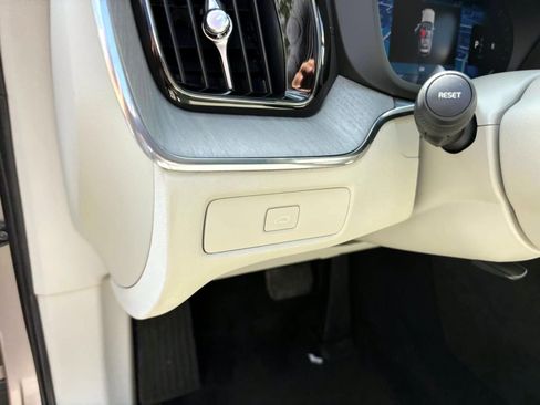 Used 2023 Volvo XC60 B6 Ultimate AWD/4WD image 14