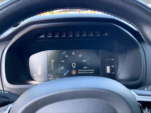 Used 2018 Volvo XC90 T5 Momentum w/ Convenience Package AWD/4WD image 26