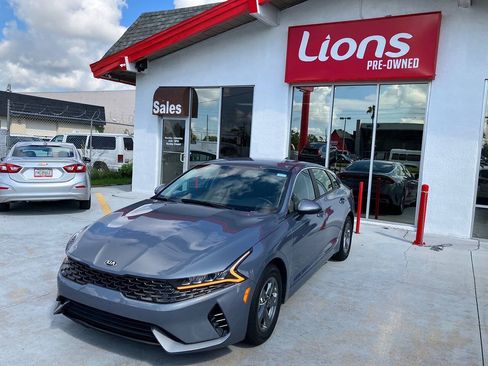 Used 2021 Kia K5 LXS FWD image 2