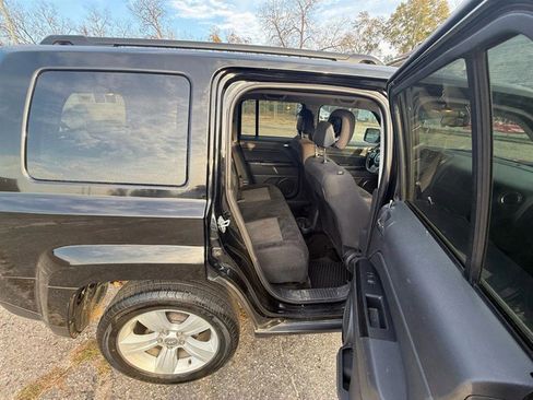 Used 2016 Jeep Patriot Latitude image 14