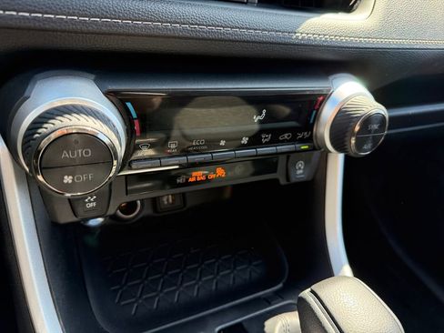 Used 2024 Toyota RAV4 XLE image 33