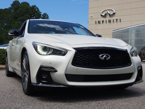 Used 2024 INFINITI Q50 Sensory RWD image 2