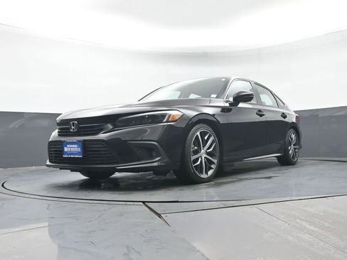 Certified 2024 Honda Civic Touring image 32