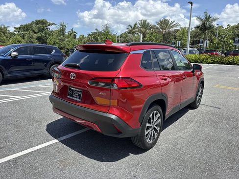 Used 2023 Toyota Corolla Cross XLE w/ Convenience Package FWD image 3