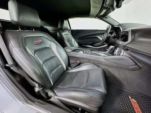Used 2020 Chevrolet Camaro SS RWD image 29