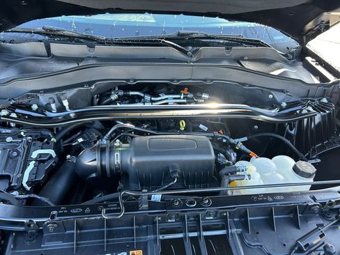 Used 2023 Ford Explorer Limited w/ Limited Technology Package image 29