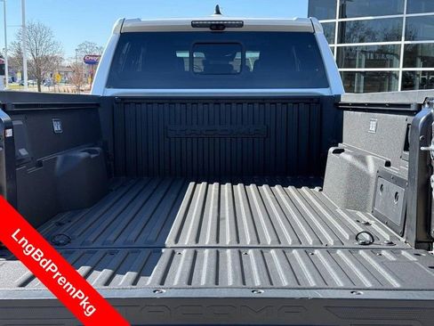 Used 2025 Toyota Tacoma TRD Sport w/ TRD Sport Premium Package AWD/4WD image 9