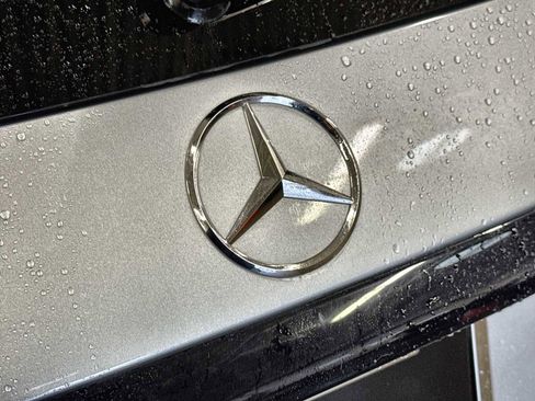 Used 2025 Mercedes-Benz GLC 350e 4MATIC image 16