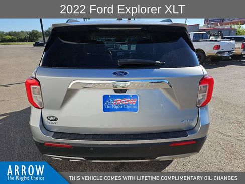 Used 2022 Ford Explorer XLT w/ Equipment Group 202A AWD/4WD image 11