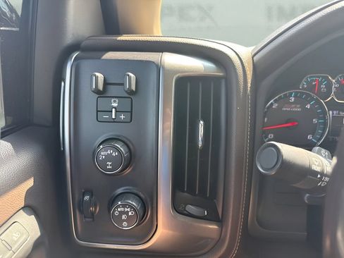 Used 2018 Chevrolet Silverado 1500 LTZ Z71 AWD/4WD image 22