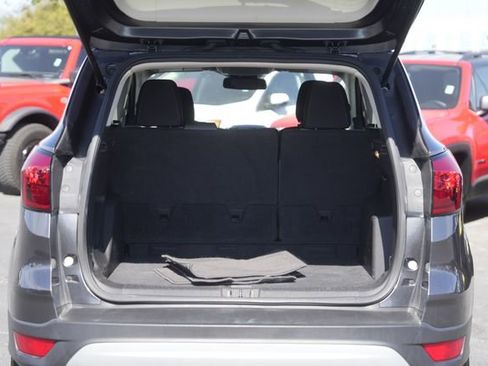 Used 2019 Ford Escape SE image 31