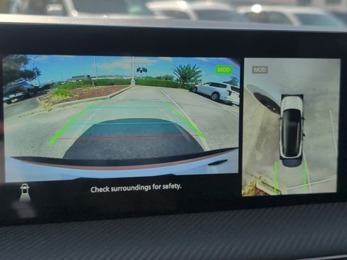 Used 2025 Nissan Kicks SR FWD image 16