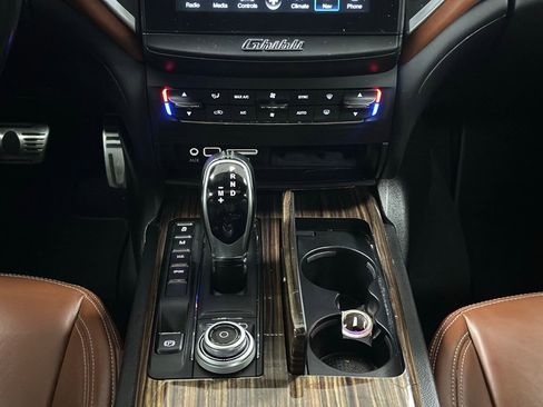 Used 2018 Maserati Ghibli S GranLusso image 16