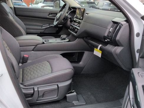 New 2025 Nissan Pathfinder SV image 19